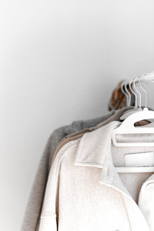How to Build a Basic Capsule Wardrobe for Every Season