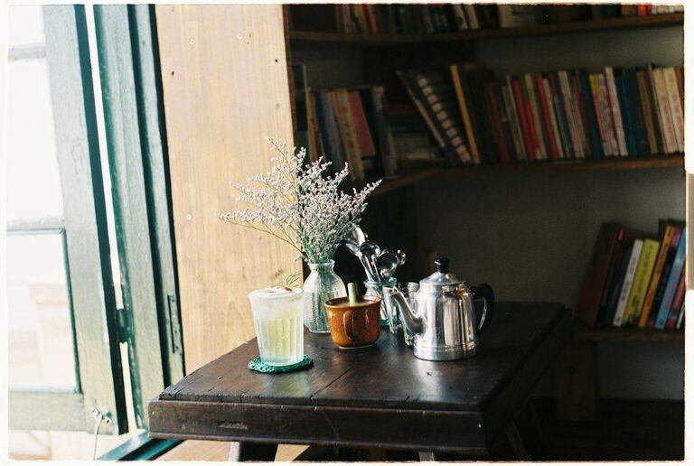 How to Create a Cozy Reading Corner at Home